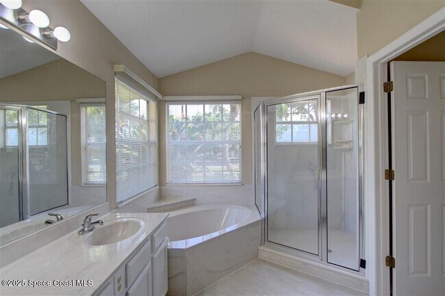 Building Photo - 4240 Wood Haven Dr