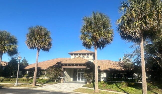 Building Photo - 3 BED 2.5 BATH TOWNHOME IN THE VISTAS AT C...