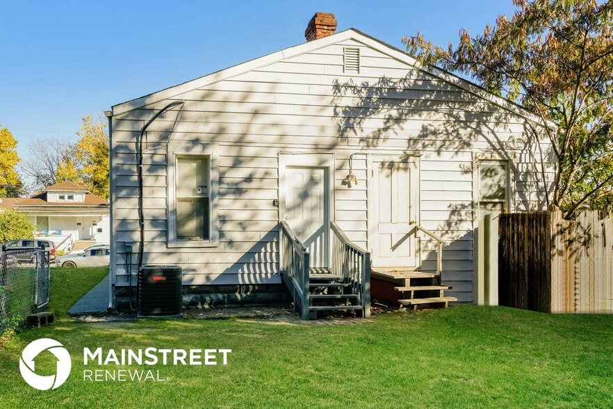 Building Photo - 664 S 27th St