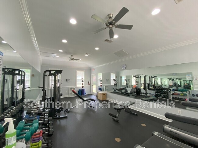 Building Photo - 411 Gallery Dr