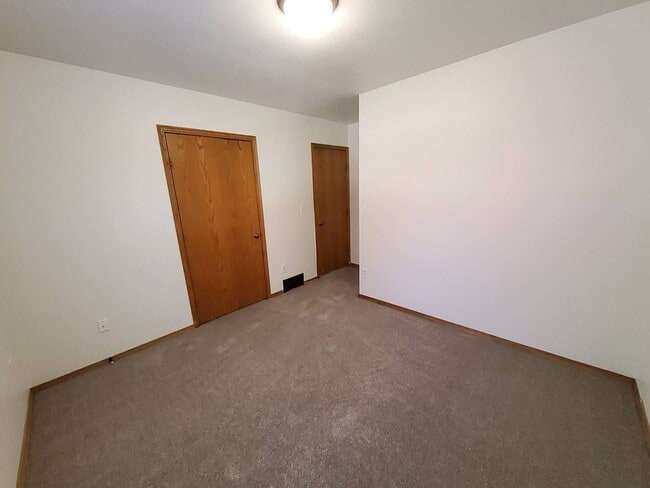 Building Photo - 2801 Ruschfield Dr