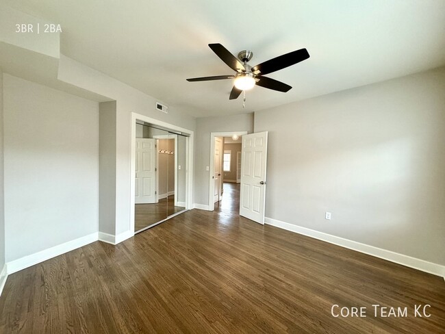 Building Photo - Gorgeous 3 Bedroom in Heart of West Plaza