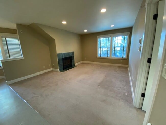 Building Photo - hi2209