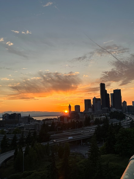 Building Photo - 1541 14th Ave S