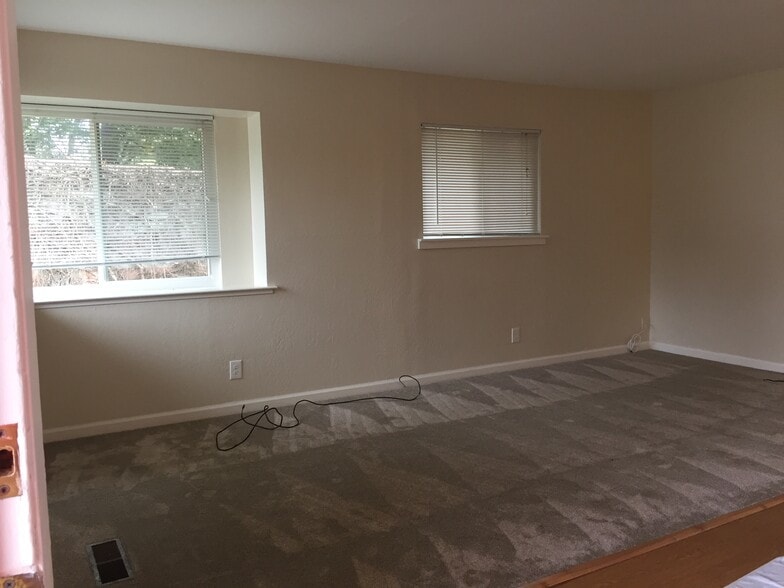 Building Photo - 2499 Capitola Ave