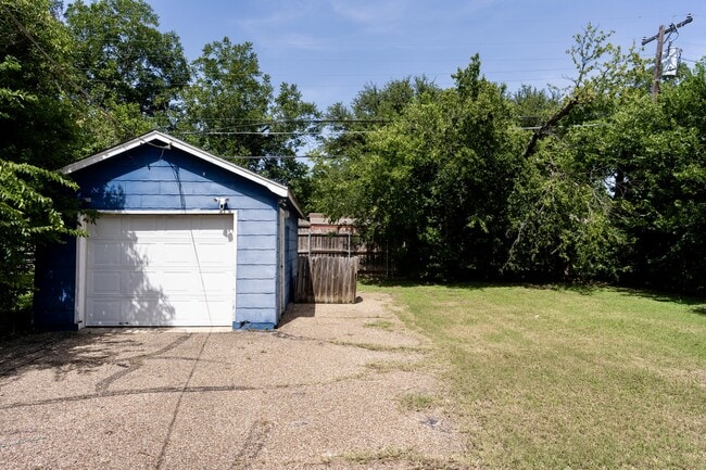 Building Photo - 1117 N 44th St