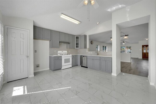 Building Photo - 3 Bed Brick in Watauga, TX