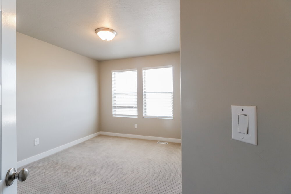 Building Photo - 1083 W Osprey Dr