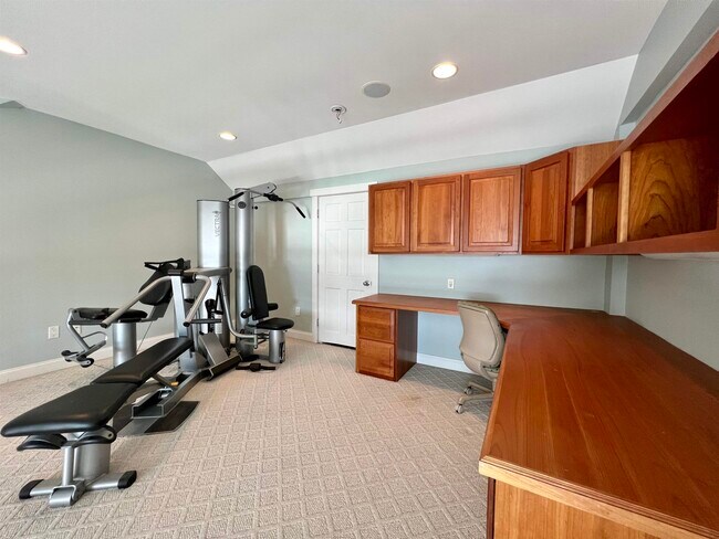 Building Photo - 4 Island Ave