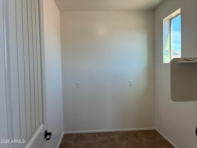 Building Photo - 92 W Aster Dr