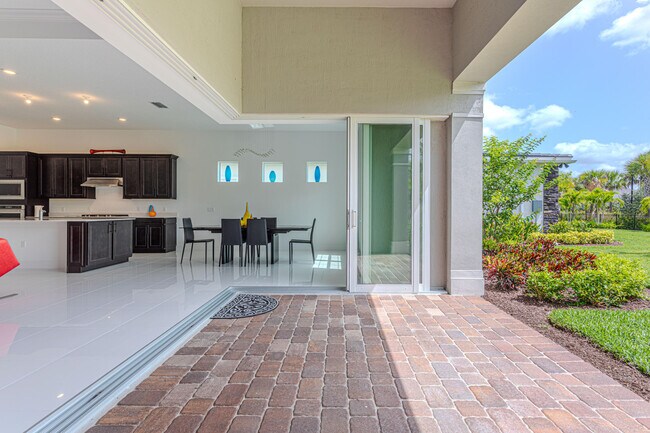 Building Photo - 10815 Stellar Cir