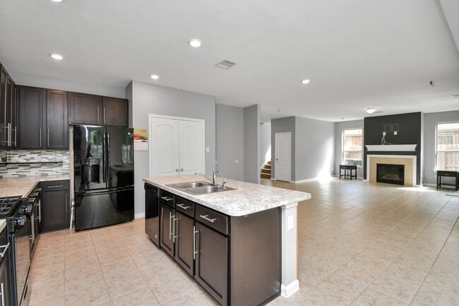 Building Photo - 14018 Harmony Ridge Trl