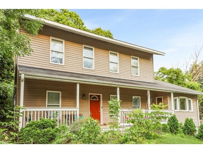 Primary Photo - 520 Hanlon Ave