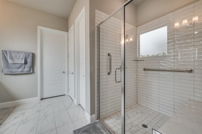 Building Photo - 9767 Maple Hill Ln