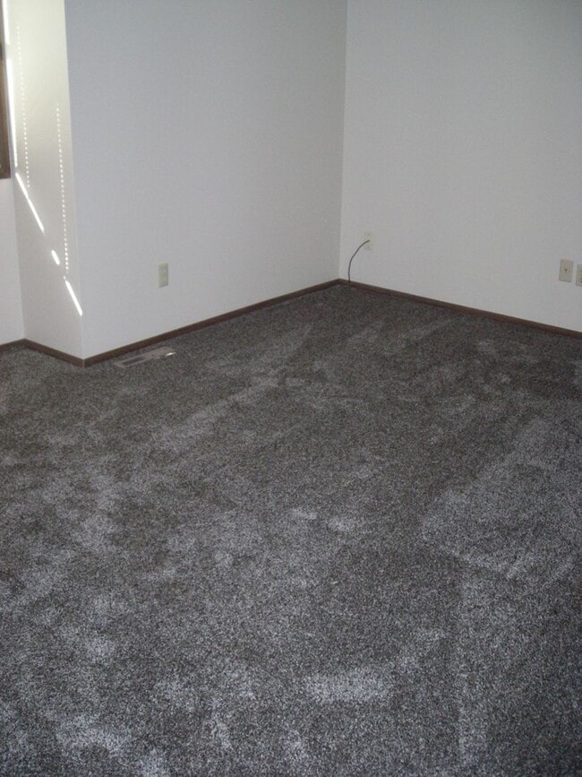 Building Photo - Premier Home Rentals