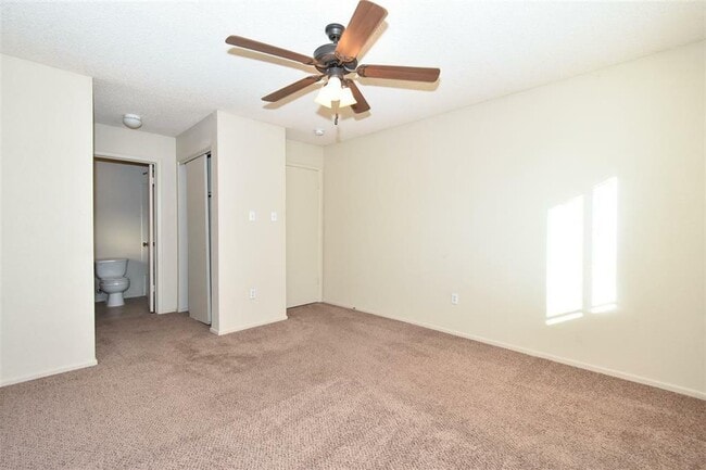 Building Photo - 8840 E 38th Ln