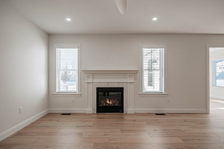 Building Photo - 12 Paulsen Dr