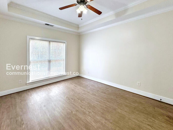 Building Photo - 107 Singapore Cir