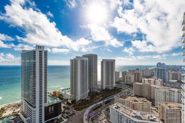 Building Photo - 4010 S Ocean Dr