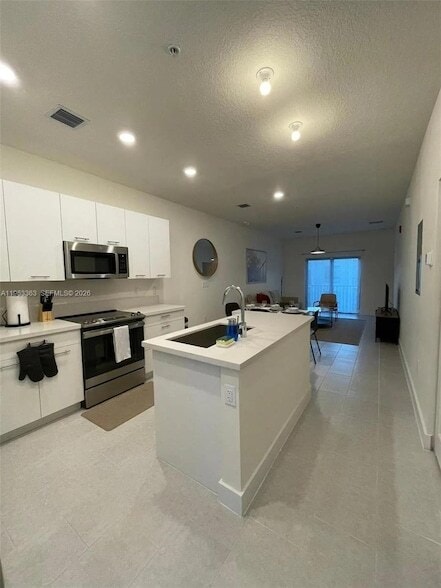 Building Photo - 8167 NW 41st St