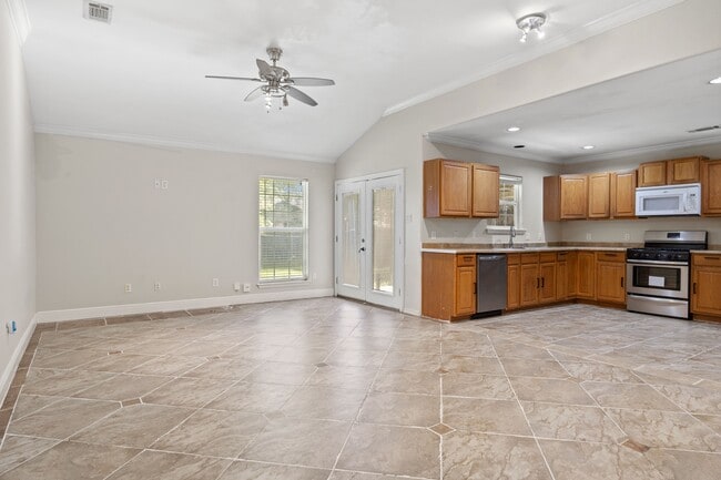 Building Photo - 404 Cavendish Dr