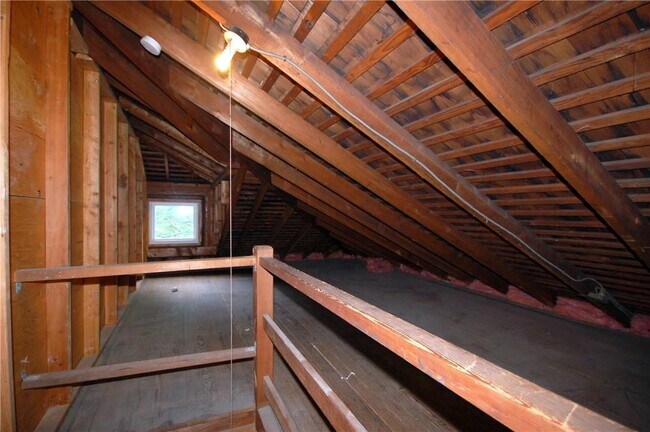 Building Photo - 306 Soundview Ave