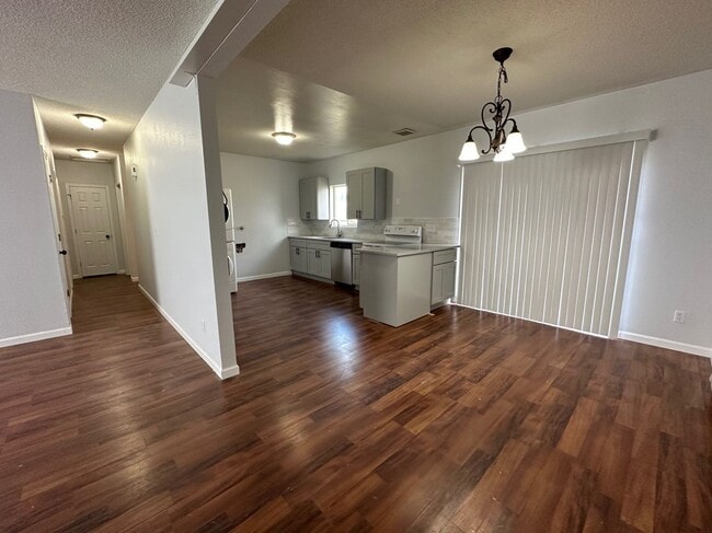 Building Photo - Fairchild AirForce Base 3 Bedroom 1 Bath Home