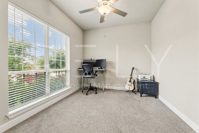 Building Photo - 240 Cross Timbers Dr
