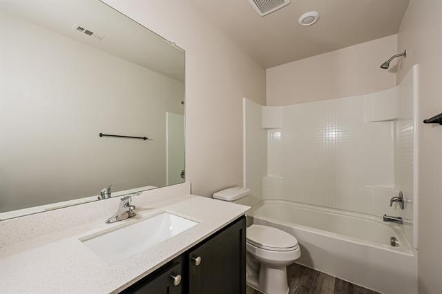 Building Photo - 122 Bluebonnet Dr