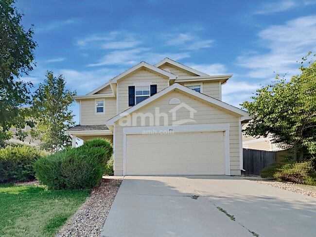 Building Photo - 853 Willow Dr