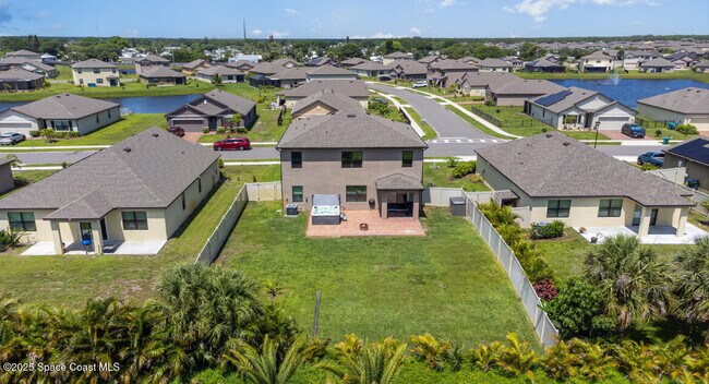 Building Photo - 7389 Tourmaline Dr