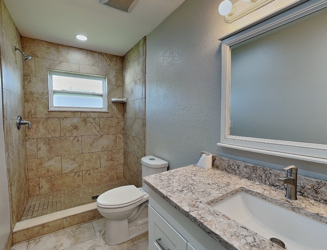 Building Photo - 1016 Manchester Cir
