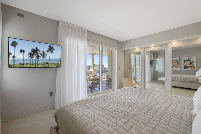 Building Photo - 19223 Fisher Island Dr