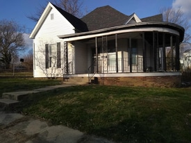 Building Photo - 315 Glyndon Ave