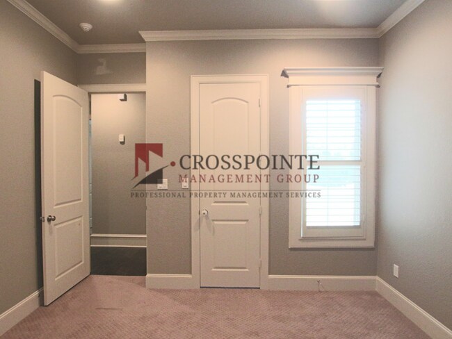 Building Photo - Gorgeous 3 bed 2 bath home in Hadley Court!