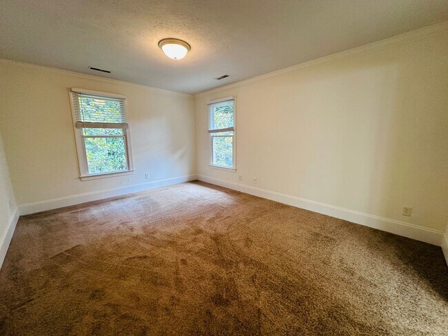 Building Photo - 410 Alleghany St