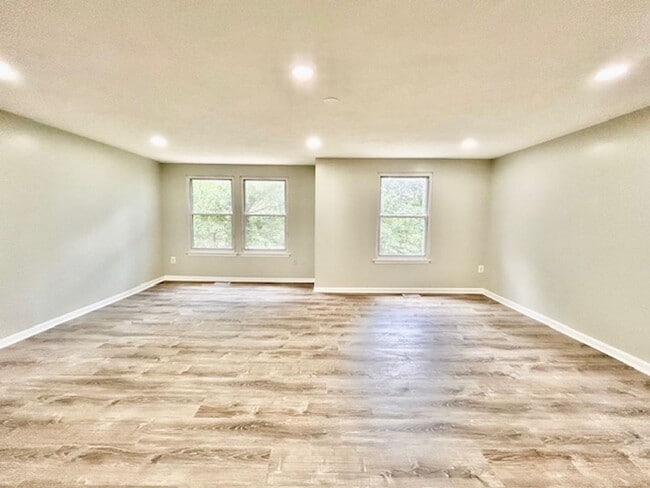Building Photo - 60 Whitechurch Ct