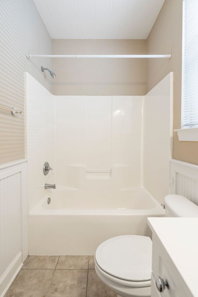 Building Photo - 3 bedroom, 2 1/2 bath unfurnished Townhouse located in Surf City-Ocean views