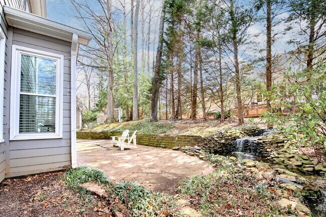 Building Photo - 3786 Upland Dr