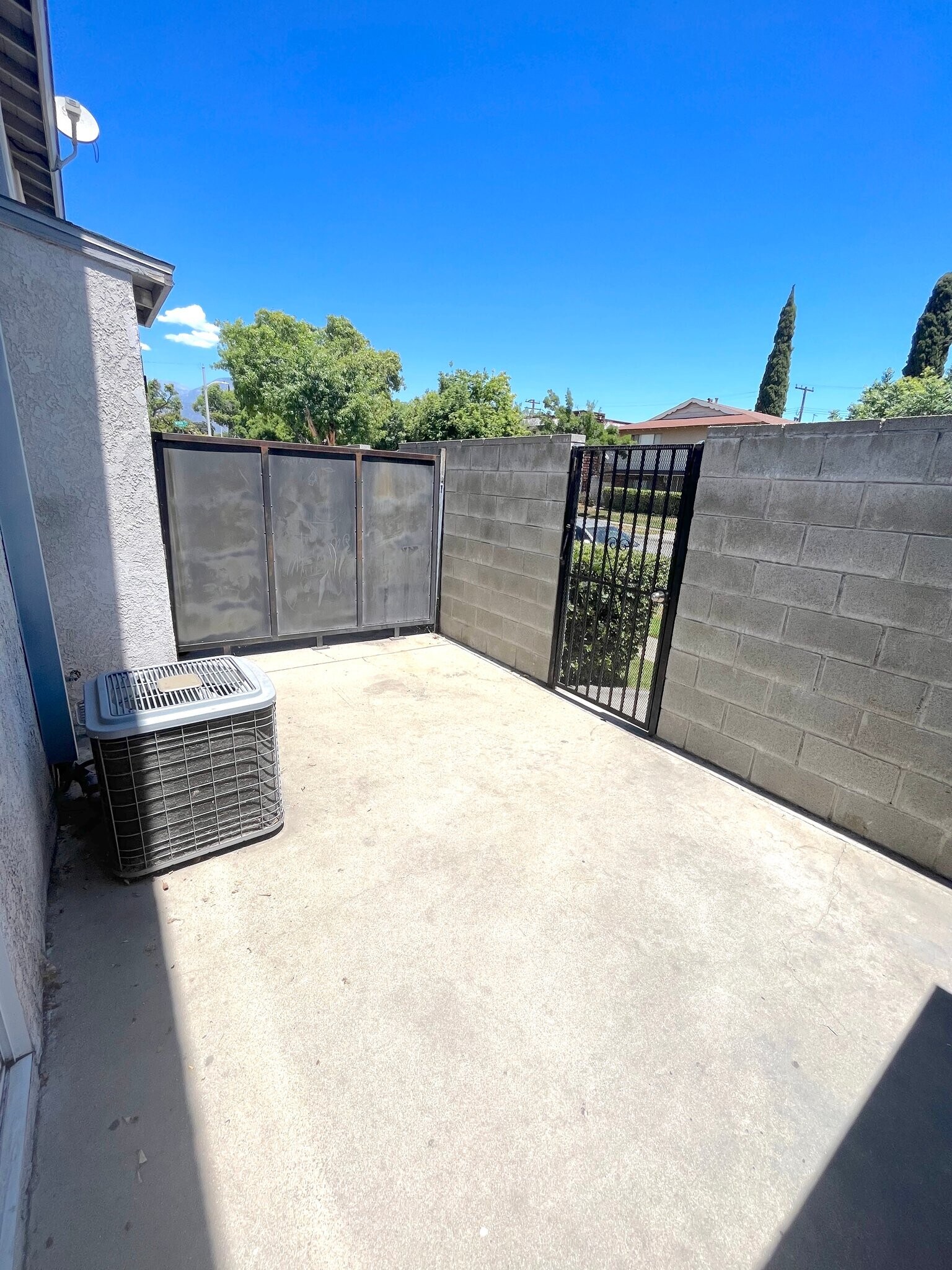 Building Photo - 1324 W Winn Dr