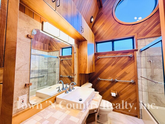 Building Photo - Charming 2BR/1BA Home in Maple Park – Full...