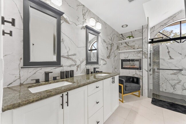 Building Photo - 13947 Geranium Pl