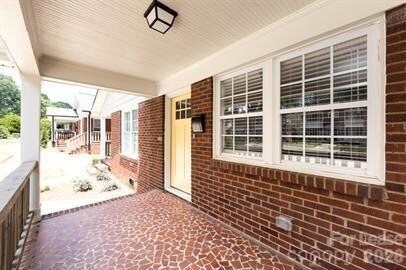 Building Photo - 1704 Club Rd