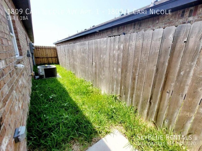 Building Photo - 1809 Cari Nicole Ave