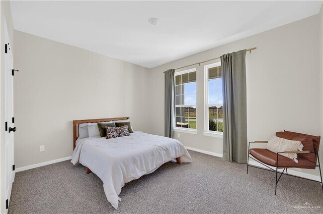 Building Photo - 25 Belle Ct