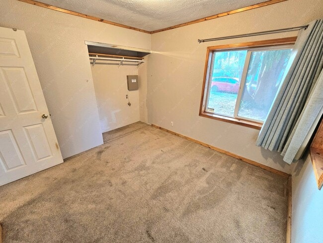 Building Photo - 5660 SE 125th Ave