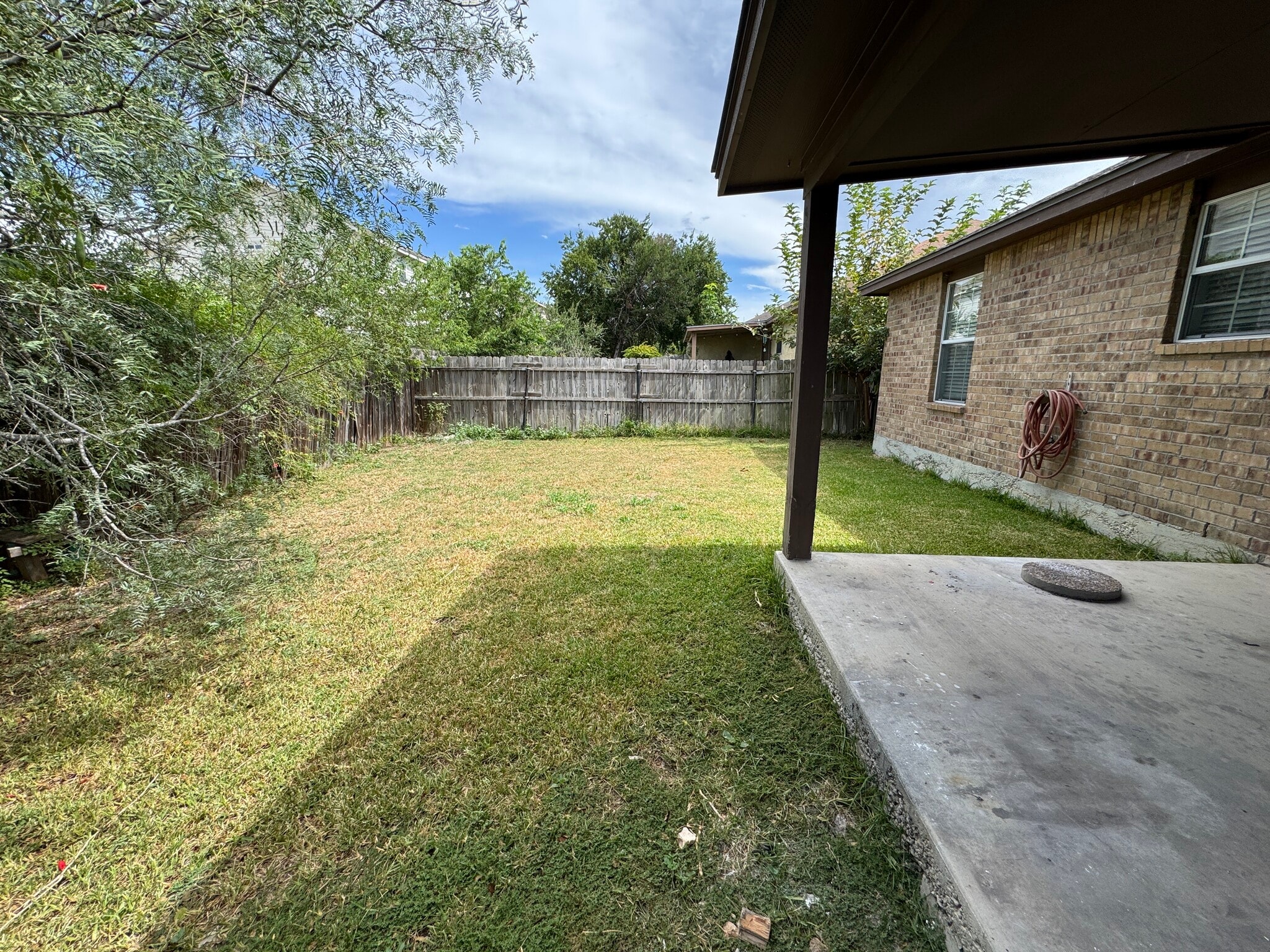 Building Photo - 309 S Water Ln