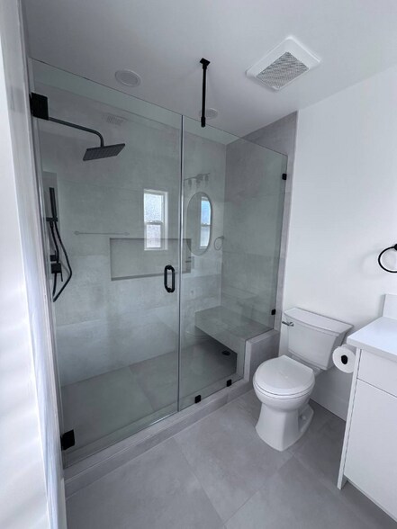 Building Photo - 2735 W 94th St