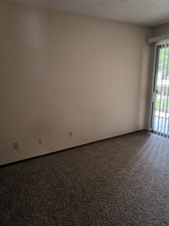 Building Photo - Charming 2BR/2BA Condo Near Lowry - AVAIL NOW!