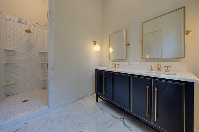 Building Photo - 3570 Knollwood Dr NW